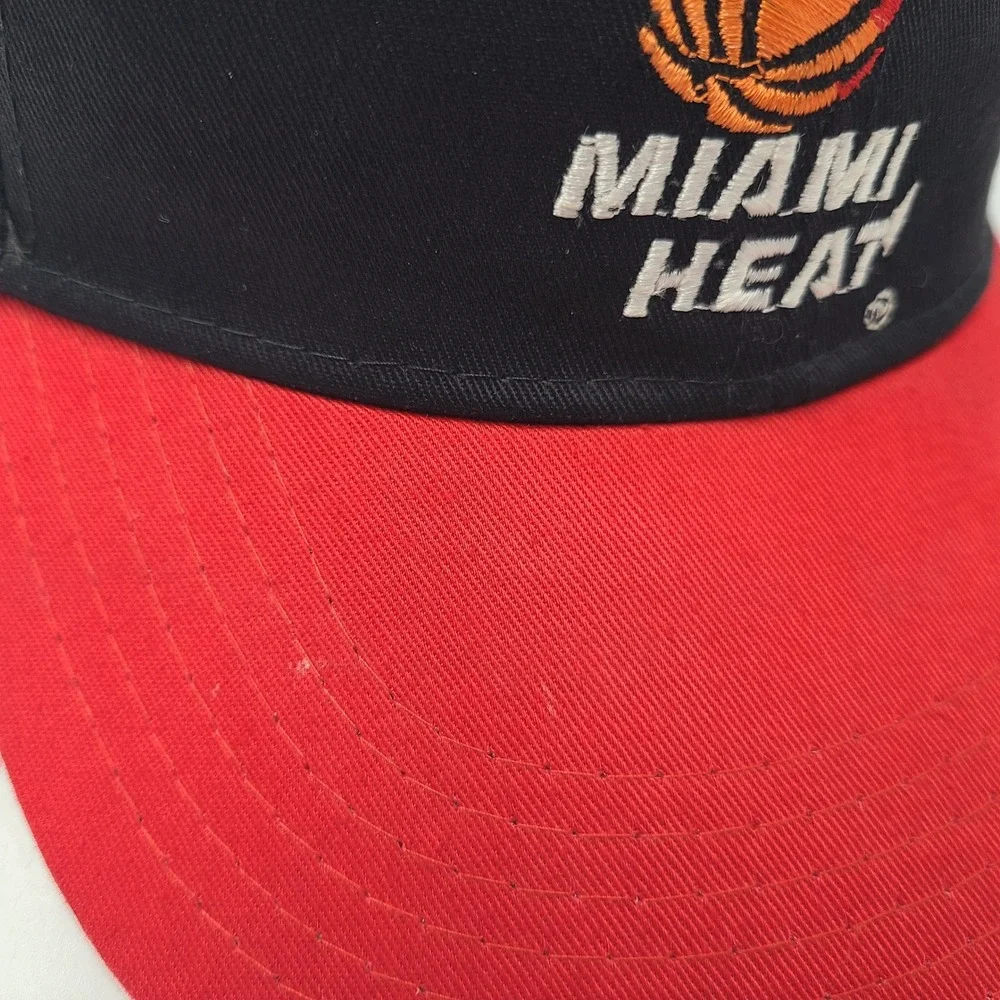 Vintage Youth Miami Heat Hat Snapback UII Black Red NBA Basketball 90s Logo Boys